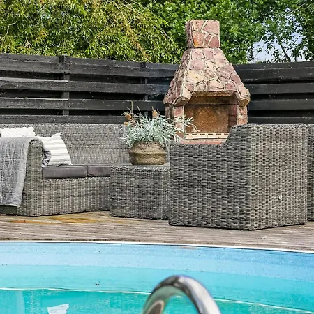 Holiday home Beautiful In With Outdoor Swimming Pool *