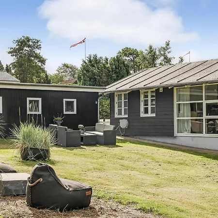 Holiday home Beautiful In With Outdoor Swimming Pool *
